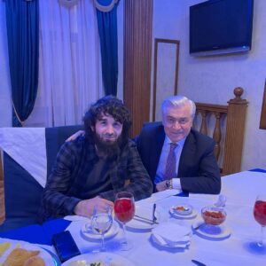 Zabit Magomedsharipov Instagram - Счастлив тот, чьими руками творится благо.. @chistoe_serdce