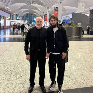 Zabit Magomedsharipov Instagram - Давно не виделись, случайно встретились) рад был увидеть, Майрбек Сулумбекович✊🏽✊🏽✊🏽

@mairbek_khasiev