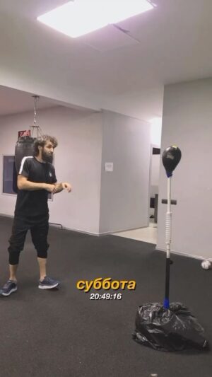 Zabit Magomedsharipov Instagram - Иногда тренируемся...

@bukaboxing 💯