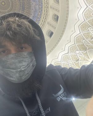 Zabit Magomedsharipov Instagram - Ассалам алейкум. Поздравляю всех с праздником.  Пусть Аллах примет наши благие дела и простит нам наши грехи.
