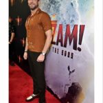 Zachary Levi Instagram - Miami! ⚡️Thank you to all our amazing @shazammovie fans for coming out! Styled by: @warrenalfiebaker Lewk: @percival_menswear Pants: @Dukeanddexter Watch: @montblanc Grooming: @mnmachado Miami, Florida