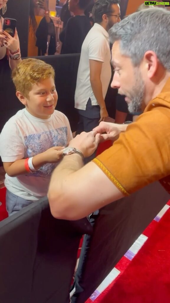 Zachary Levi Instagram - Lightning (With His Hands) Warning ⚠️ in Miami tonight. ⚡️ Shazam! Fury of The Gods hits theaters March 17th. Tickets in bio!