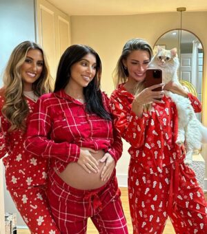 Zara McDermott Instagram - My favourite girlies ❤️🫶🏻 swipe to see one year ago 🥺💕✨
