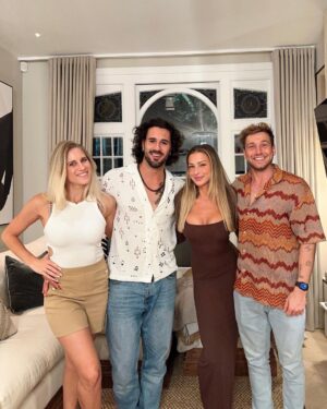Zara McDermott Instagram - SAY HELLO TO YOUR NEW FAVOURITE DUO… #GRAZIARA 💃🏼✨❤️ !!!!! it’s been one of the best experiences of my life already meeting you @grazianodiprima … I can already tell that you and I are going to be the absolute best of friends!!! this is just the beginning!!! 😭❤️ I’m so blessed and lucky to be paired with you for this experience, I couldn’t ask for anyone better to have by my side💃🏼🥰🥹 (swipe to see team #graziara 😉)