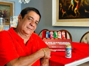 Zeca Pagodinho Instagram - O carnaval já começou e queria puxar um brinde com a @brahmacerveja que tirou sua fantasia e está homenageando as escolas de samba do grupo especial do Rio de Janeiro!
#CarnaBrahma 
#BebaComModeraçao
#Publi