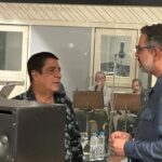 Zeca Pagodinho Instagram - Pra quem perdeu a matéria do RJTV com @chicoregueira , é só dar play! 🥰 Zeca conta sobre os bastidores do show que vai celebrar seus 40 anos de carreira no dia 4 de fevereiro no Estádio Nilton Santos, o Engenhão, no RJ! E uma dica: no vídeo tem spoiler do repertório do show! 😉✨✊🏾 Ps: Já garantiu seus ingressos? Link na bio! Cia. dos Técnicos Studios