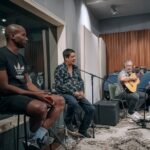 Zeca Pagodinho Instagram - ENSAIOS BOMBANDO NO RJ! 🎤🥁✊🏾 O clássico Cia dos Técnicos, espaço sagrado na história do samba, foi o estúdio escolhido para os ensaios do show que celebrará os 40 anos de carreira do Zeca. Uma super banda está ensaiando diariamente, sob a batuta de Paulão 7 Cordas e Pretinho da Serrinha! Olha a turma de craques reunida: BANDA: ✨Paulão 7 Cordas ✨Carlinhos 7 Cordas ✨Alessandro Cardozo ✨Luis Louchard ✨Luciano King ✨Uraci Cardoso ✨Jaguara ✨Marcos Esguleba ✨Miudinho ✨Nara Pires ✨Maryzelia Conceição ✨Eliza Piquet ✨Vitor Motta ✨Henrique Band ✨Florindo Medeiros Os ingressos para a estreia dia 4 de fevereiro no estádio do Engenhão, no RJ, estão voando! Já garantiu o seu? Link aqui na bio! #zecapagodinho #zeca40 📸 @isenseemarcio / @dripenna Cia. dos Técnicos Studios