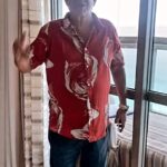 Zeca Pagodinho Instagram - Liga pro Zeca! Quem nunca passou por esse perrengue? 😫 O celular quebrou e ele perdeu todos os contatos! 📲🗒️ Só não vale ligar pra cobrar dívida ! 😆