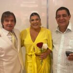 Zeca Pagodinho Instagram - São tantas emoções! 🥰 Zeca ontem foi prestigiar a gravação do Especial do querido amigo Roberto Carlos, que recebeu a família Pagodinho no camarim com muito carinho! E ainda teve encontro com Fábio Jr! Que noite especial! 💙🌹✨