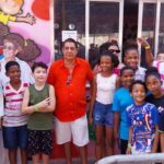 Zeca Pagodinho Instagram - Que coisa linda! Nessa terça-feira, 14 de novembro, foi inaugurada a Biblioteca Zeca Pagodinho, na comunidade do Jacarezinho, no Rio de Janeiro! O sambista foi lá conferir de pertinho esse novo espaço, que faz parte do projeto Favelivro (@favelivro), que inaugura bibliotecas em comunidades com o objetivo de incentivar a leitura e a escrita. A escolha do Zeca Pagodinho como homenageado foi feita pelos próprios moradores do Jacarezinho! Que honra, hein! 😍 Valeu grandão, pessoal! E boa leitura!! 📖😉 #ZecaPagodinho @jbarboza30 @assessoriajb