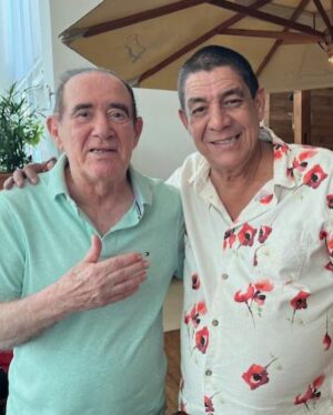 Zeca Pagodinho Instagram - Encontros de milhões! Quem conhece sabe: Zeca Pagodinho adora assistir novelas e Os Trapalhões! Então , imagine a alegria do sambista ao encontrar Renato Aragão e Glória Menezes num shopping do RJ. Zeca tirou foto e tudo, afinal fã é fã! Viva todos os artistas desse país , que tanto alegram nossas vidas!