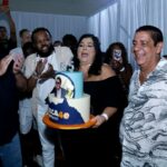 Zeca Pagodinho Instagram - Comemorar os 65 anos de vida e 40 de carreira na mesma data no Engenhão, foi muita emoção! #Tbt 😍 Confira alguns momentos dos bastidores daquela noite inesquecível! Teve bolo de parabéns pro Zeca Pagodinho com a presença dos amigos queridos e da família! Foi bom demais! 📸 @veradonato