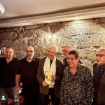Zeca Pagodinho Instagram - Que noite! Ainda no Porto, nessa última terça-feira, Zeca Pagodinho teve a alegria de encontrar o escritor português Valter Hugo Mãe e de celebrar os 80 anos do cantor Miltinho, do MPB4. Uma alegria poder estar com pessoas tão talentosas! Viva a cultura!