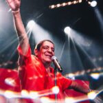 Zeca Pagodinho Instagram - É hit atrás de hit, hino atrás de hino, é @zecapagodinho no palco do carnaval além da sua fantasia. 🎥 @bap.films 📸 @pridiabr