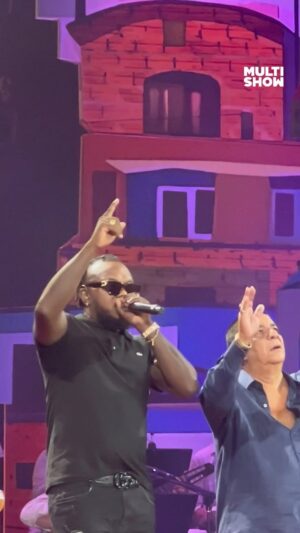 Zeca Pagodinho Instagram - Eu me arrepiei INTEIRO com esse momento do @djongador e @zecapagodinho 🙌 #zecapagodinhonomultishow