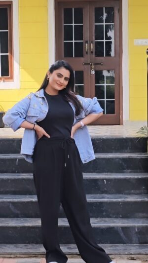Zeel Joshi Instagram - Juvanadi...😍😁
.
.
.
.
.
@zeel_joshii #zeeljoshi #gujaratireel #gujaratisong #trending #instareels