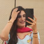 Zeel Joshi Instagram - ઈમાનદારી એક મોંઘો શોખ છે, જે હર કોઈની તાકાતની વાત નથી !! 😇🥰 . . . . . @zeel_joshii #zeeljoshi #attitude #fy #reels #shyari #outfit