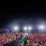 Zezé di Camargo Instagram - Gratidão, @churrascoemodaofestival Osório/RS! Que energia incrível, sentir todo esse público cantando minhas músicas faz meu coração vibrar de amor. Agradeço por sempre me receberem com tanto carinho! Amo estar com vocês, sempre. 🙏🎶❤️ 🤠 #ZezeDiCamargo #Rustico #FestivalChurrascoeModao