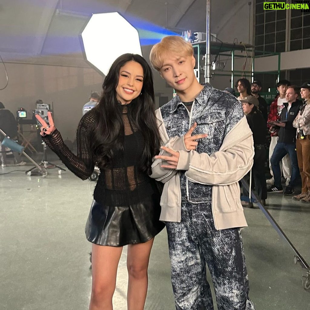 Zhang Yixing Instagram - had the honor of having a cameo in @layzhang and @lauvsongs ‘s music video for their new song called Run Back To You! So nice to meet them both ☺️