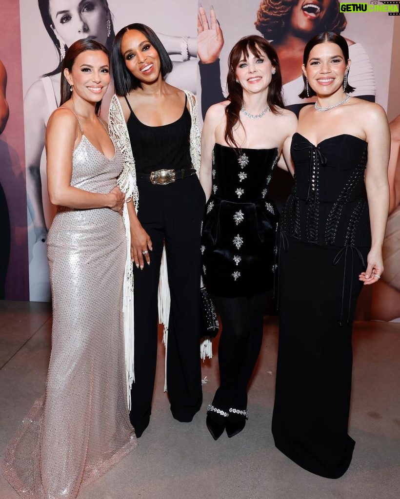 Zooey Deschanel Instagram - An amazing night with even more amazing women 🖤 #ELLEWIH