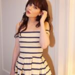 Zooey Deschanel Instagram - I love lamp.