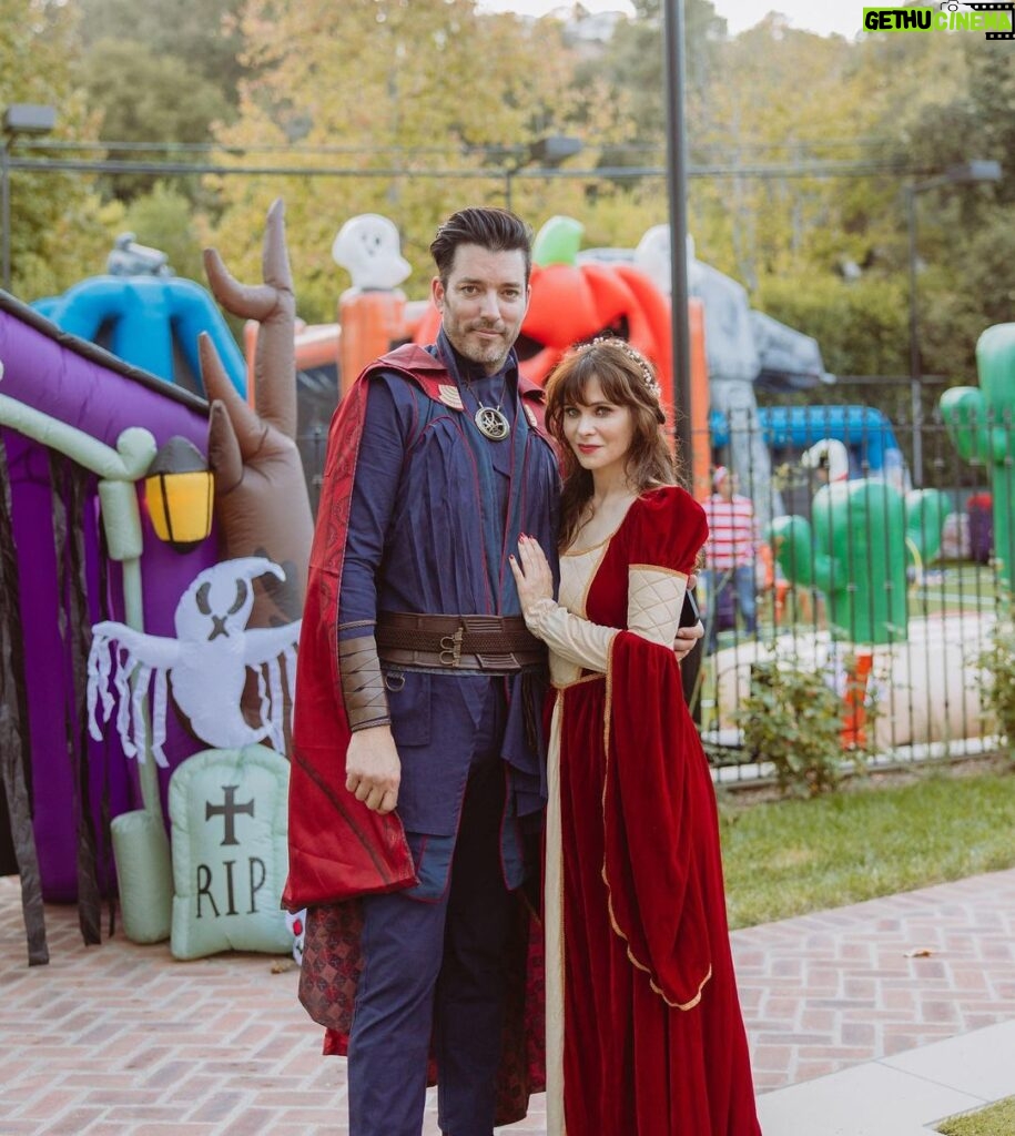 Zooey Deschanel Instagram - Dr. Strange and a princess walk into a haunted house… what could go wrong? 🤔 📷: @teribocko