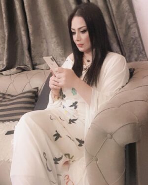 Zuhur Alaa Instagram - انتظرونا قريبا مع الراقيه منال المعتصم @manalalmutasimtv 
كل الشكر والتقدير الى ازياء خاتون 
بغداد @khatunbaghdad