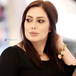 Zuhur Alaa Instagram - #لم يمنحني الله احدا ليكون كتفآ لي في هذا العالم🌹ايعقل انه يراني قويآ لهذه الدرجة 🌹🌹🌹