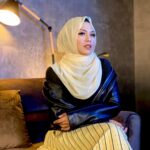 Zulin Aziz Instagram - Lately badan cepat letih. Kerja bertimbun2. Nak ngadap Laptop pun tak lalu dah. Korang boleh Tak suggest Jamu yang best utk tenaga?