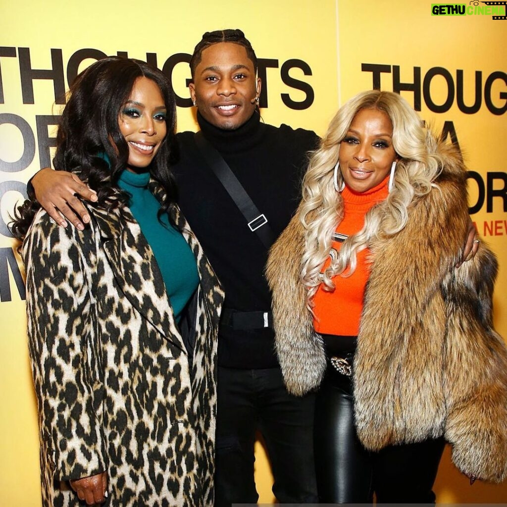 da'Vinchi Instagram - Our dope @bmfstarz Director @tasha4realsmith and @therealmaryjblige came out to support @coloredmanplay !! 🙏🏾🎭 New York City, N.Y.