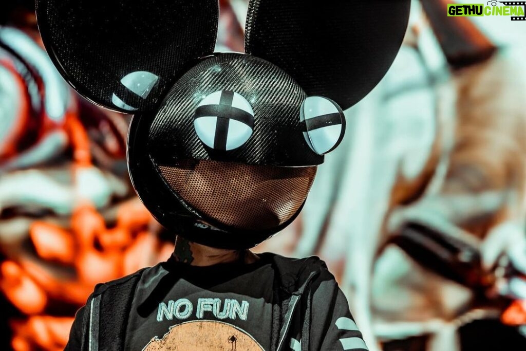 deadmau5 Instagram - hi Austin! @seismicdanceevent Boston we touch down tomorrow for shows wed-sat! grab tickets for all shows from link in bio :D photo creds @leahsems
