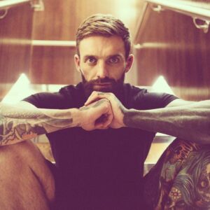 Aaron Chalmers Instagram - 3 MONTHS T-Total....So after going down a slippery slope drinking with lockdown and losing 2 or my last 3 fights I decided to make a decision for myself and my career and that was to knock alcohol on the head!! I always kept saying I was gna do it and then end up having a drink!! But everything around me was suffering, especially my training as i just totally lost interest and all I started to care about was my next drink... and then it become a daily thing so that’s when I had to make the decision either carry on how I was or ruin my career! 

3 months without a drop and I’m in the best place Iv been in a long time!! I’m going down a new path training and surrounded by people with championship mind sets is defo starting to rub off on me!! I’m fit in healthy and my anxiety is none existent... here’s to the next 3 months alcohol free and 2021 we get back to fighting but a different level 🥊