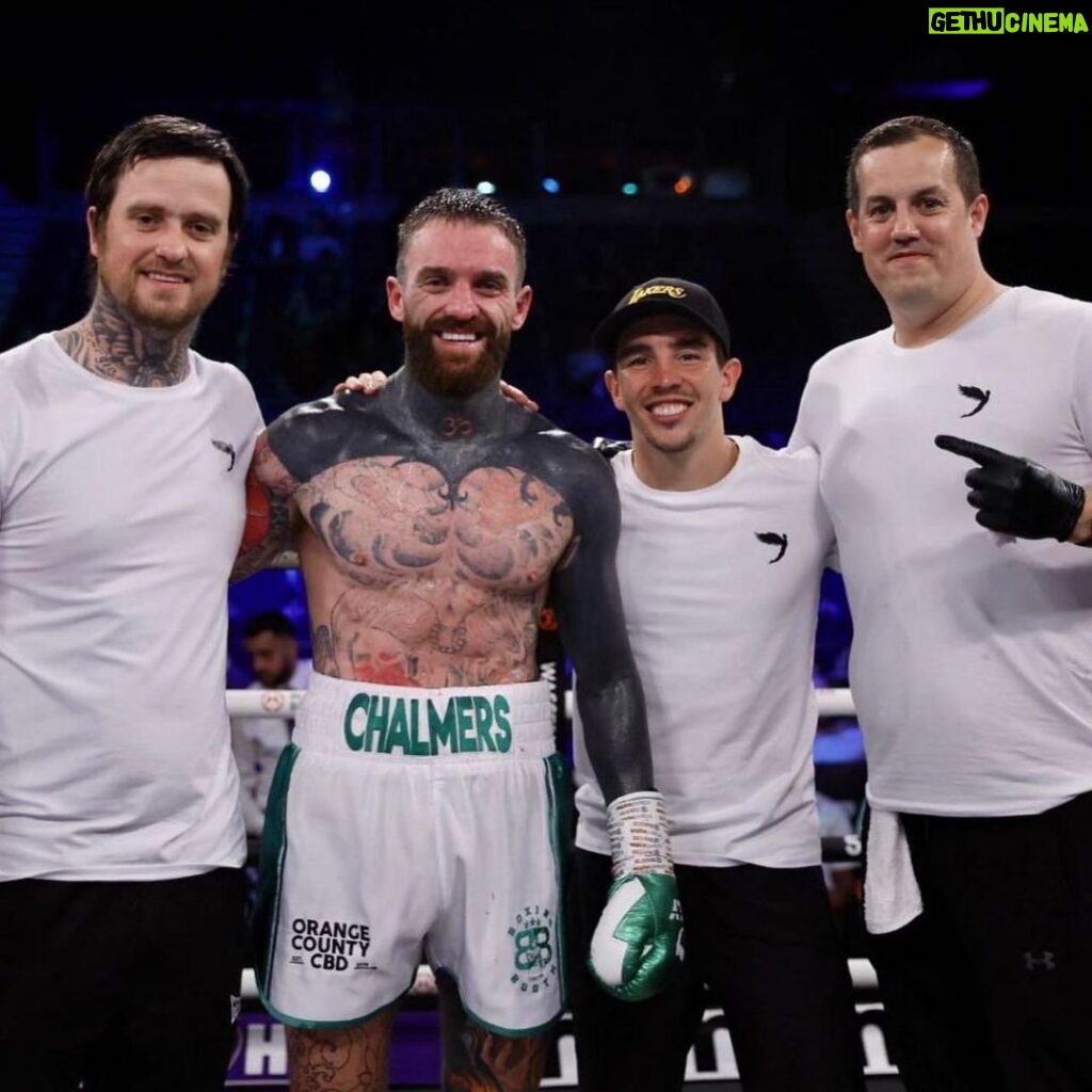 Aaron Chalmers Instagram - BOXING DEBUT DONE 🥊 1-0 🙏🏽 we off to a good start!! A lot of things I can take away and work on but first boxing fight after transitioning from mma and I’m happy with my performance!! Thank you @wassermanboxing @sauerlandbros @channel5sport and especially all my team @boxingbooth @mickconlan11 @dempo7981 @nikgittusbox @kurtwalker7 @joshkelly07 @harlemeubank @lewiscrocker1 @abassbaraou @hboxinguk @charliebeatt ❤ buzzing