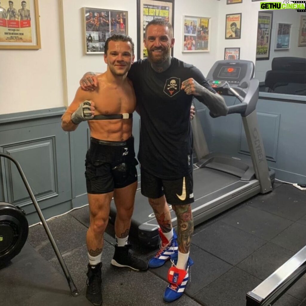 Aaron Chalmers Instagram - Cracking work this morning with @_nathancummiskey @rico.samba down @jobesgym cheers to @nikgittusbox for always helping me 🥊 Cheers lads Newcastle upon Tyne