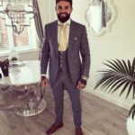 Aaron Chalmers Instagram – Horse racing with the family!! Eventually wearing the sick suit from @forbes.tailoring 🐎 Newcastle upon Tyne