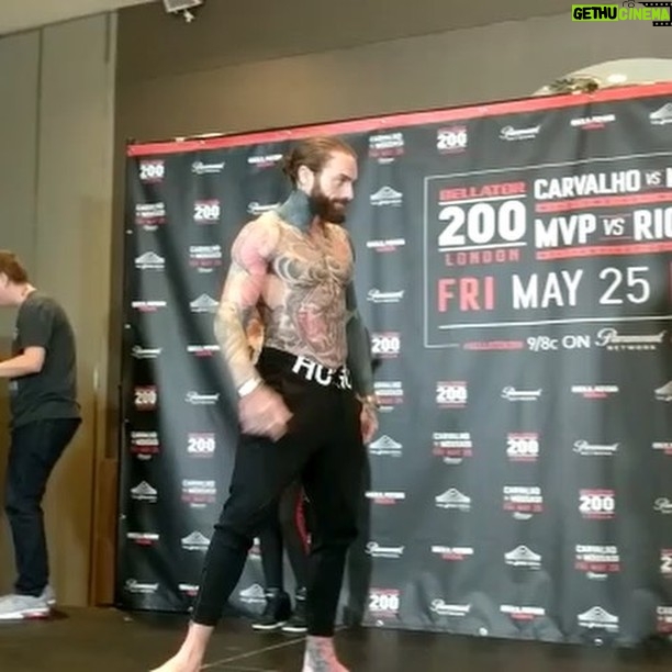 Aaron Chalmers Instagram - Thanks @sandhumma for the video. Eyes on the prize #bellator200