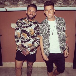 Aaron Chalmers Instagram - Good times with the brother @gazgshore 👬 kinda missing my hair like this 🤔