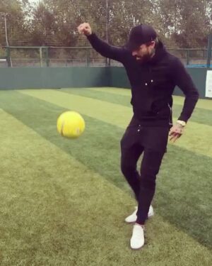 Aaron Chalmers Instagram - Iv still got it 😎⚽️