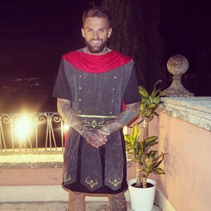 Aaron Chalmers Instagram - When in Rome 💁🏽‍♂️ #gladiator
