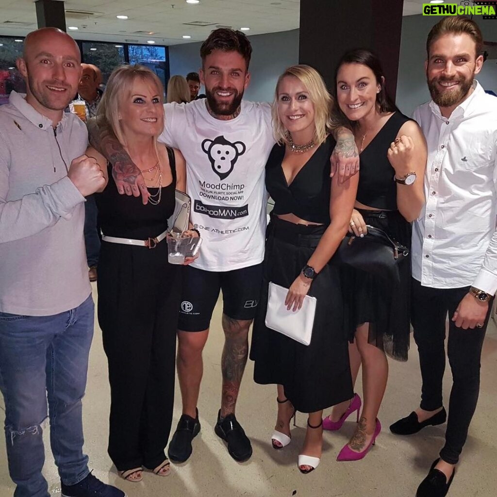 Aaron Chalmers Instagram - Support from family is everything!! Couldn't do what I do with out these in my life!! Thanks for making the journey but now lets get pissed ❤️