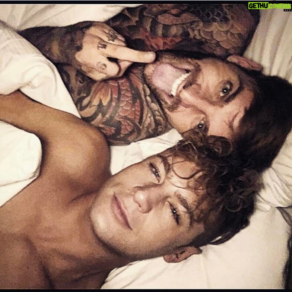 Aaron Chalmers Instagram - Happy birthday to this handsome cunt!! Have a sick day 💙 love ya @scottgshore