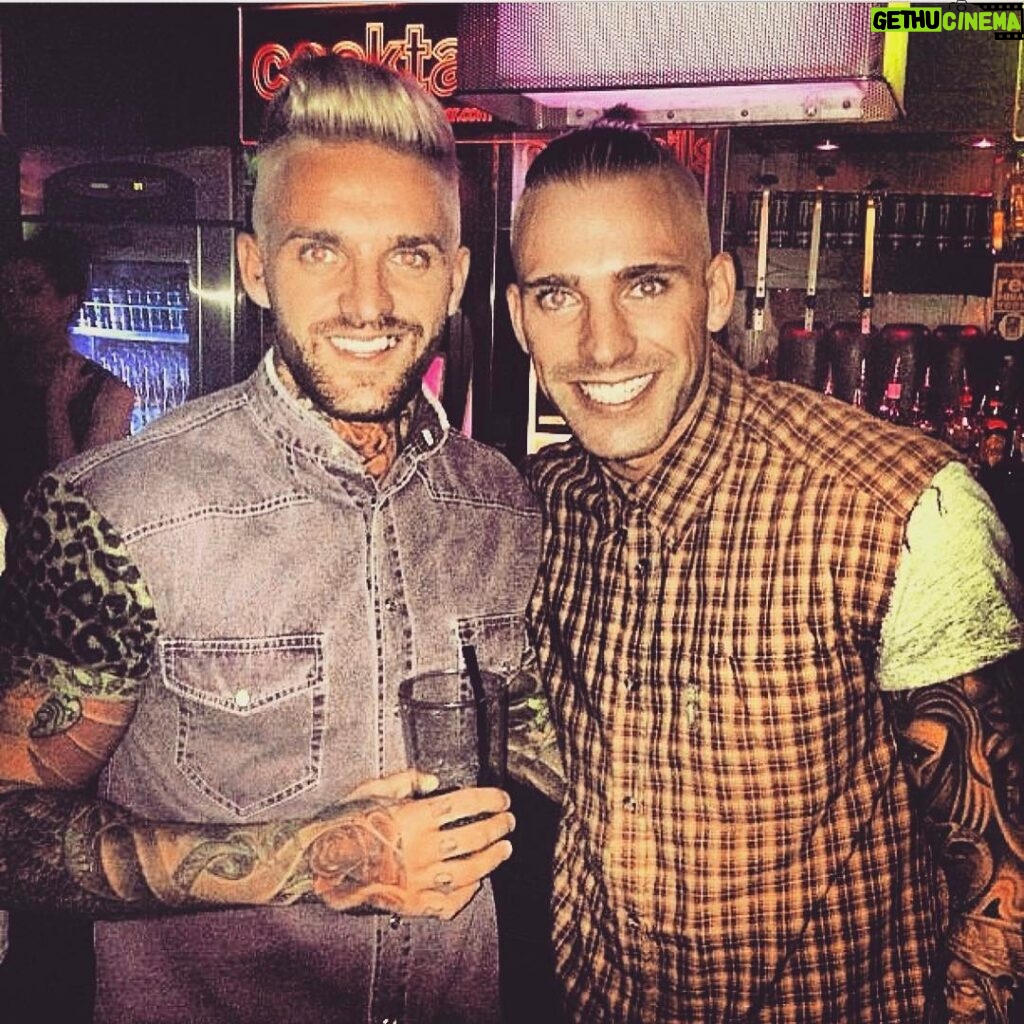 Aaron Chalmers Instagram - A few years ago when me and the bro had mad hair!! Silver and a top knot 😂 @terryfukinchalmers