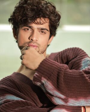 Abhishek Kumar Instagram - Choose one ♥️🙈

#AbhishekKumar #abhishekavengers 

Photography @amitkhannaphotography
Exclusively styled by @kapoormohit888
Cinematography @akphotography_mumbai
Wardrobe by @modabymohitkapoor
Hair & Makeup @beautybythebeastt
Location @a__square__entertainment
PR @greenlight__media