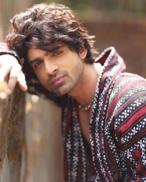 Abhishek Kumar Instagram - Tum ho ♥️

#AbhishekKumar #abhishekavengers #AKparivaar 

Fashion Stylist - @sanalakhanifashionstylist
Photographer - @prashantsamtani
Makeup & Hair - @makeoverbysejalthakkar
Location - @bookrecce_locations
Team - @greenlight__media
