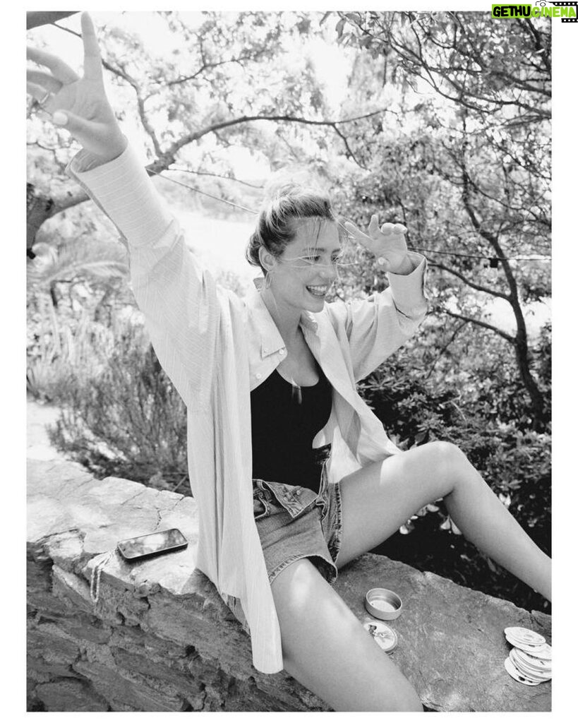 Adèle Exarchopoulos Instagram - @marieclairefr summer break DA Adrien Pelletier 🤍 Photos by el grandeeee @pepelobez