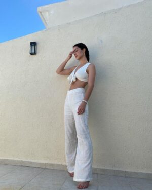 Adelaide Kane Instagram - Serving second wife vibes 🤍