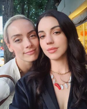 Adelaide Kane Instagram - My ♥️ @rachieskarsten