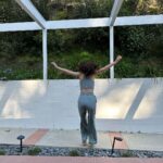 Adelaide Kane Instagram - @aloyoga #alopartner