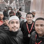 Adi Putra Instagram - Syukur alhamdulillah atas kemanisan yang diperoleh bersama isteri apabila dijemput sahabatku Dato Haji @adpadiputra untuk mengerjakan umrah di bawah kelolaan pasukannya iaitu @hadidtravelandtours. Syabas & tahniah atas pengurusan yang baik & cekap. Semoga terus berkembang pesat & mendapat keberkatan dariNya. Suka untuk aku syorkan agensi sahabatku ini kepada mereka yang berkeinginan ke tanah haram. Tak lupa adindaku @johanarrif_asari yang kali ini pergi sebagai pegawai pengiring & tak pernah lelah membantu & menemaniku sepanjang 10 hari di sana. Ajaklah pukul berapa pun. Jawapannya mesti "Jom bang!" Semestinya ada bahagian Oyan dari Dia..insyaAllah. Dan rezeki aku dalam trip ni dapat bersama para jemaah yang kepala best, sempoi & penyayang. Panjang umur kita jumpa lagi. Terima kasih sahabatku Adi. Terima Terima kasih Hadid. Terima kasih Oyan. ☝️♥️🤲