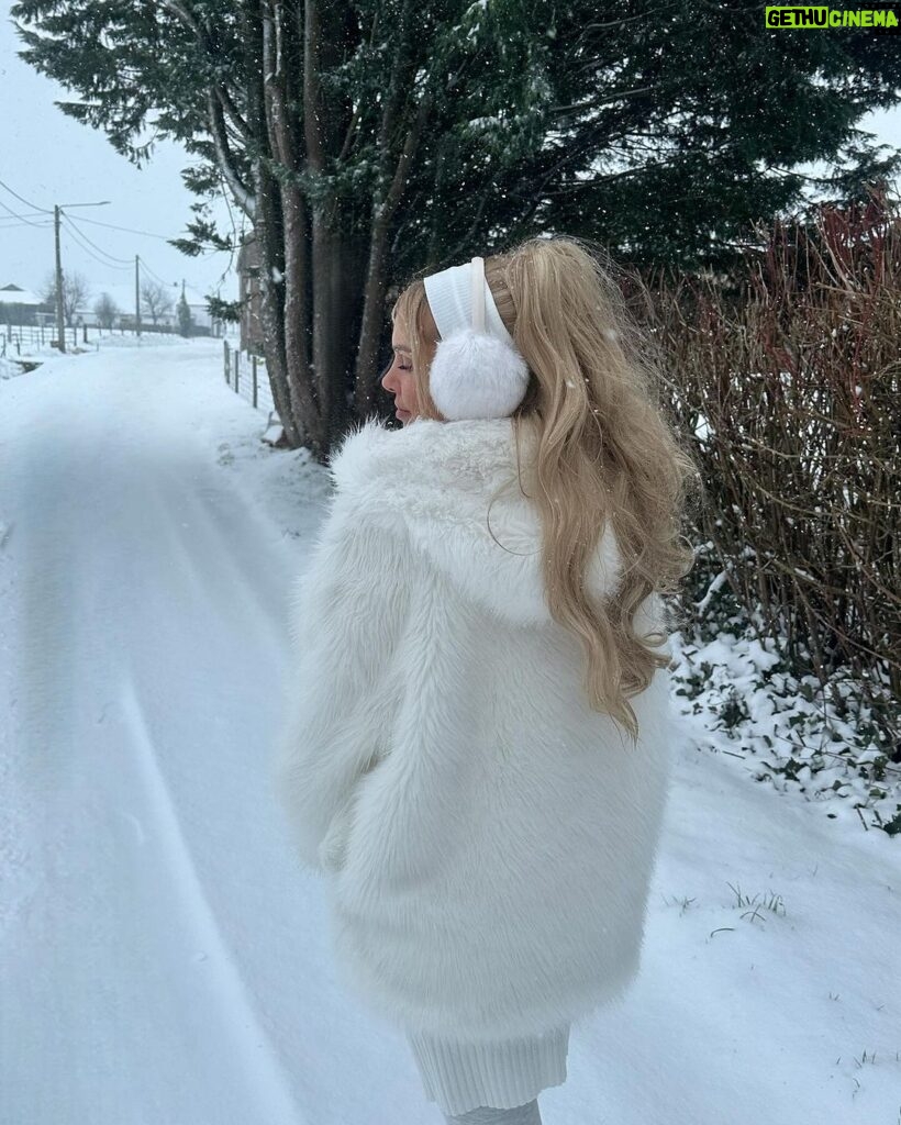 Adixia Romaniello Instagram - Whispers of Snow